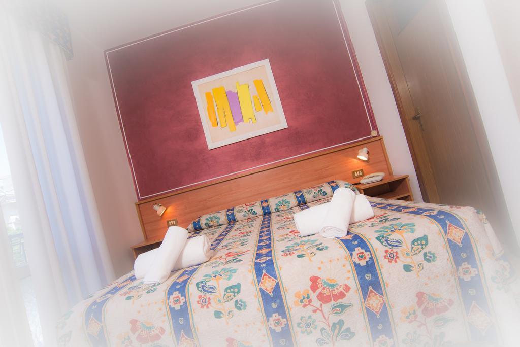 Hotel Azzorre リド・ディ・イエゾロ 部屋 写真