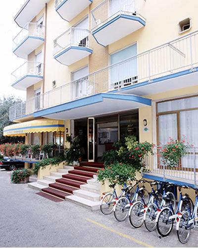 Hotel Azzorre リド・ディ・イエゾロ エクステリア 写真